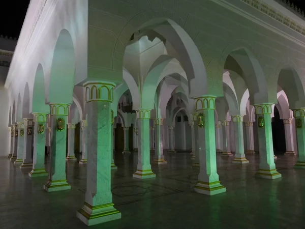 Turisták Látogasson Mecset Éjjel — Stock Fotó