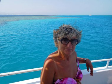 Tiran Adası 'ndaki mercan kayalıkları