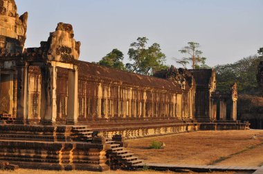 Kamboçya 'daki Angkor Wat tapınağının manzarası.