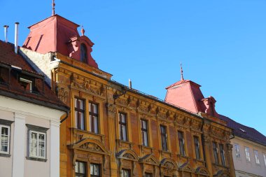 Noel zamanı Ljubljana caddesi manzarası