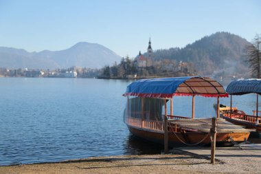  Lake Bled geleneksel ahşap tekneler