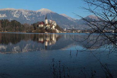 Slovenya 'da göl kanadı