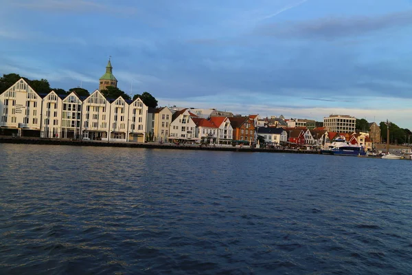 Ulica Białe Drewniane Domy Starym Centrum Miasta Stavanger — Zdjęcie stockowe