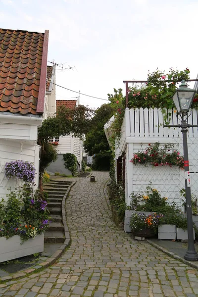 Rue Avec Maisons Bois Blanc Dans Vieux Centre Stavanger — Photo