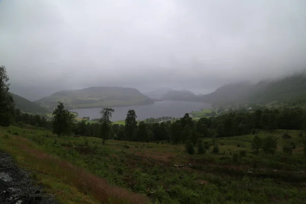 Όμορφη Φύση Νορβηγία Φυσικό Τοπίο Κατά Διάρκεια Μιας Βροχερής Ημέρας — Φωτογραφία Αρχείου