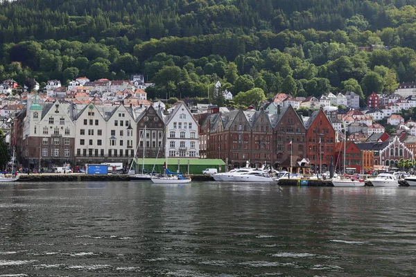 Kolorowe Domy Bergena Pochmurny Dzień — Zdjęcie stockowe