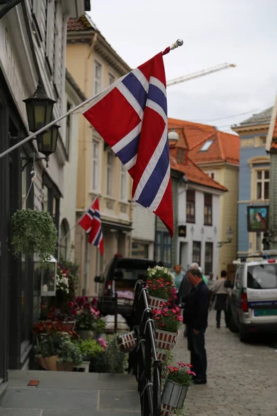 Bergens Fargerike Hus Overskyet Dag – stockfoto