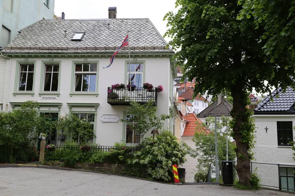 Les Maisons Colorées Bergen Dans Une Journée Nuageuse — Photo