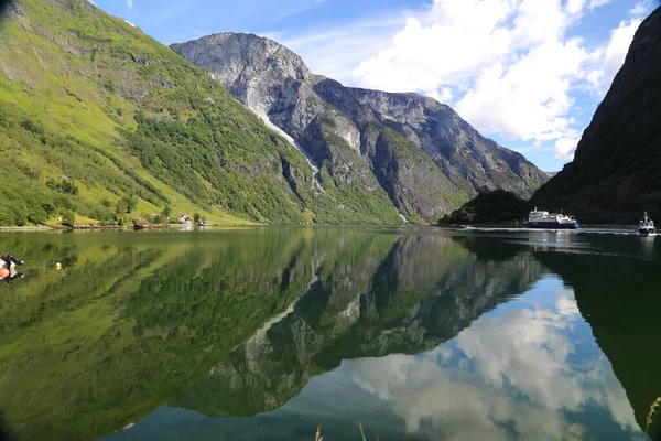 Neeroyfjord Idyllic Fjord Landse Ship Ferry Norway Scandinavia — стокове фото