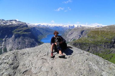 Trol Tunga, Trol Dili Rock, Norveç