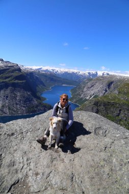 Trol Tunga, Trol Dili Rock, Norveç