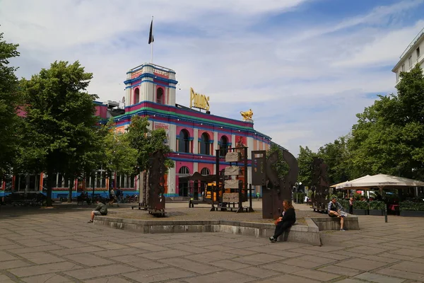 Crowds Shoppers Tourists Enjoying Sunshine Street Stork Fountain Amagertorv Shopping — Stock Photo, Image