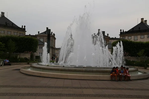 Nubes Grises Sobre Palacio Plaza Amalienborg Copenhague Dinamarca —  Fotos de Stock