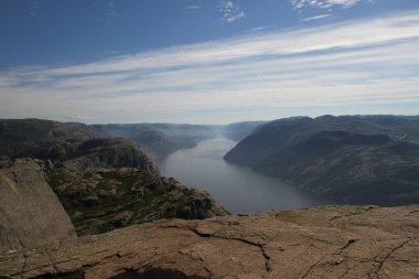 Preikestolen - ünlü cliff adlı Norveçli dağlar