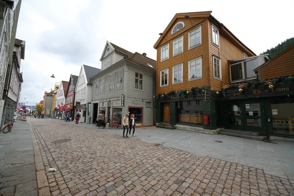 Bergens Färgglada Hus Mulen Dag — Stockfoto