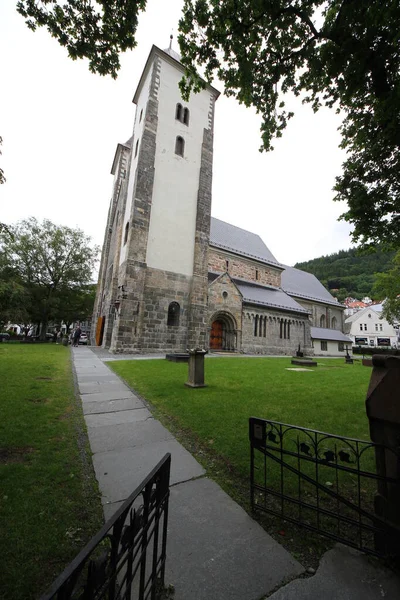 Bergen Bulutlu Bir Günde Renkli Evleri — Stok fotoğraf