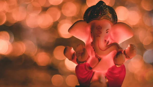 Foto Luz Baixa Lord Ganesha Ídolo Frente Com Macio — Fotografia de Stock