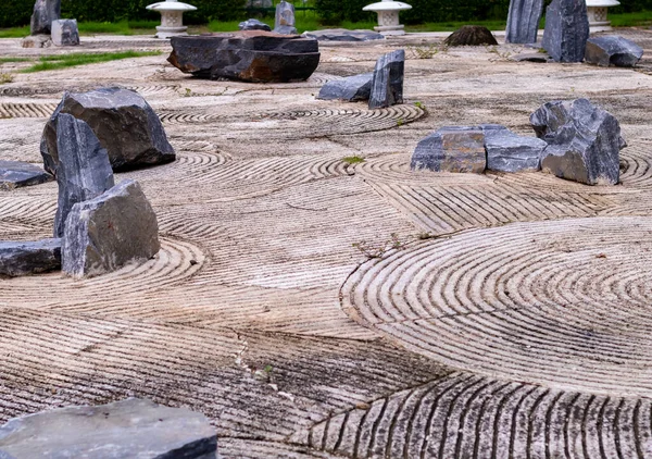 Hoge Hoek Brede Schot Van Rotsstructuren Liggen Betonnen Grond Met — Stockfoto