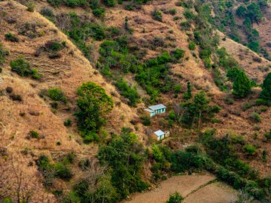 İki evi olan yüksek açılı bir vadi, doğa konsepti.