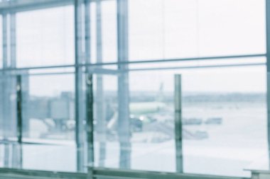 Bulanık havaalanı geçmişi, hiç kimse