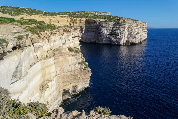 Wybrzeże w pobliżu zatoki Xlendi, Malta — Zdjęcie stockowe