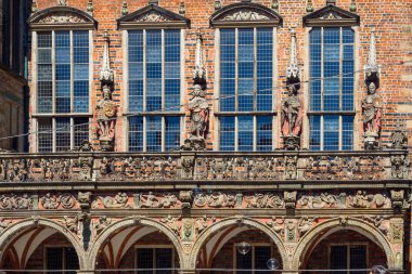 Bremen, Almanya ve Avrupa 'da heykelleri olan belediye binası