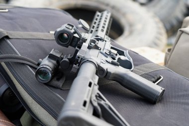 Görüş açısı olan modern Ar15 tüfeği.