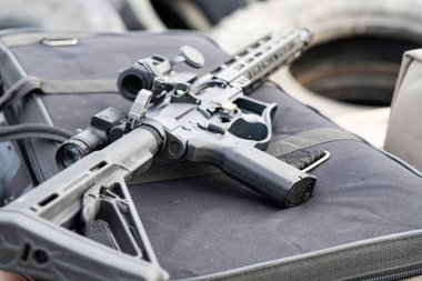 Görüş açısı olan modern Ar15 tüfeği.