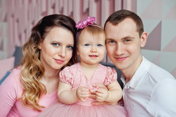 Portrait Young Happy Family Kid Home — Stock Photo, Image