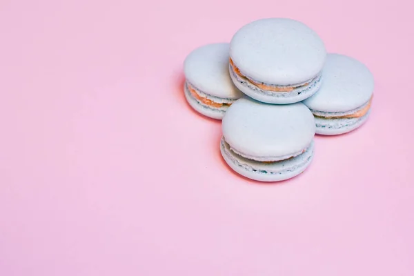 Blick Von Oben Auf Leckere Rosa Makronen Bunte Makkaroni Kekse — Stockfoto