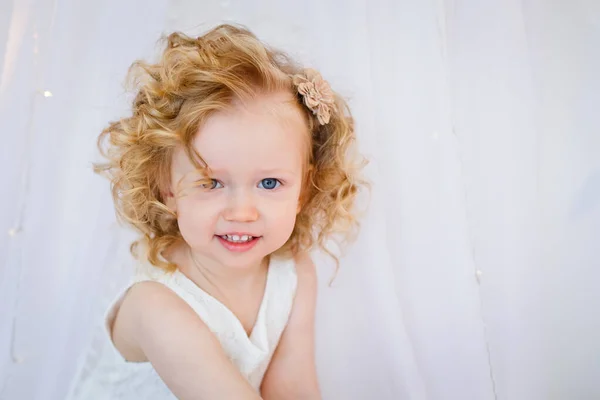 Laughing Close Portrait Cute Girl Small Curly Haired Girl Smiles — Stock Photo, Image