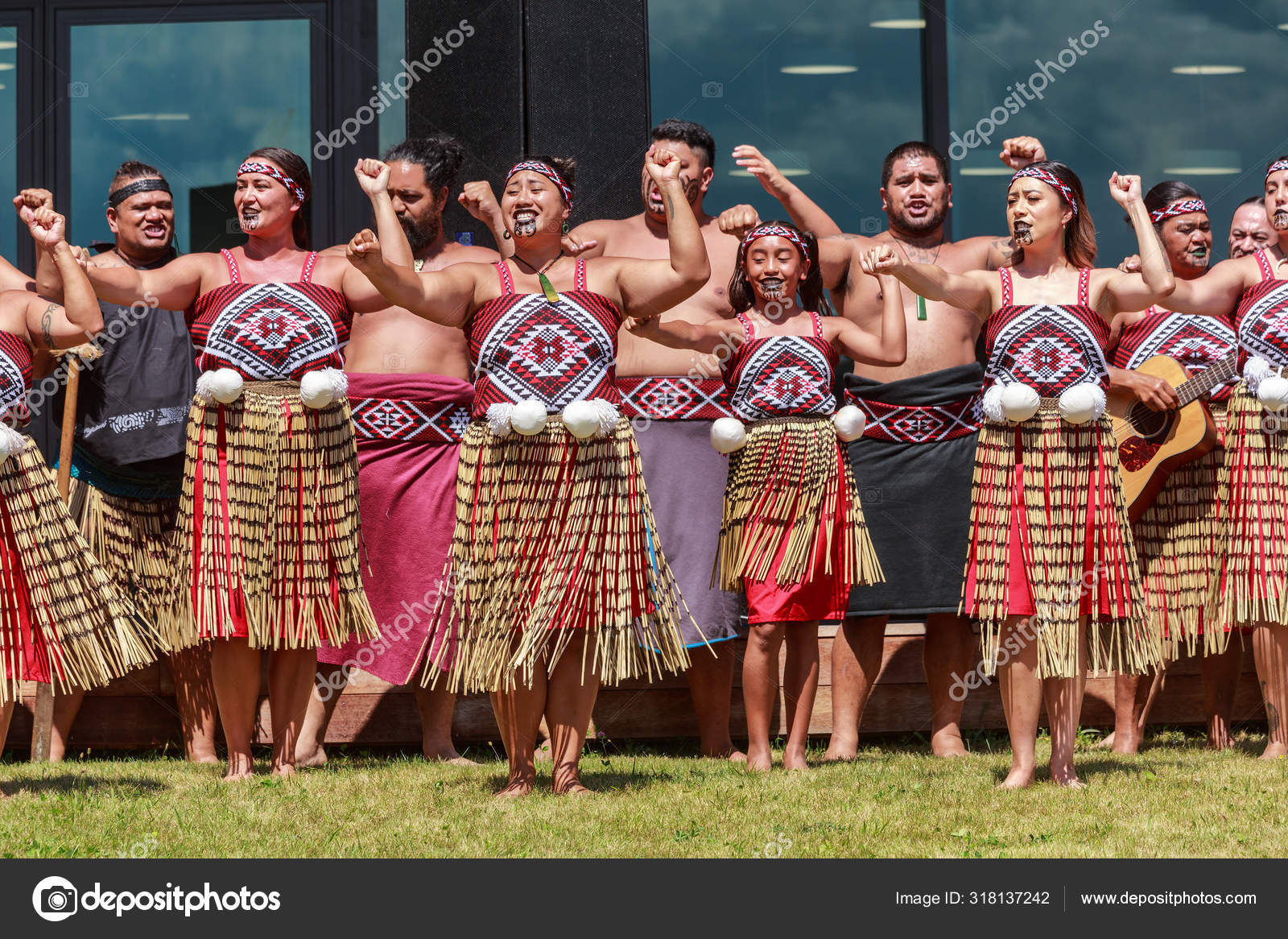 New zealand traditions. Хака танец новой Зеландии. Haka Maori. Народ хака Маори национальный танец. Боевой танец хака.