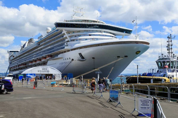 Cruise Liner Golden Princess Princess Cruises Moored Mount Maunganui New — Stock Photo, Image