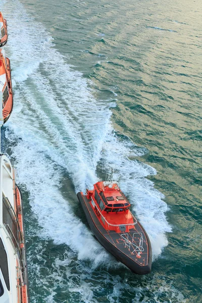 Een Loodsboot Akarana Van Haven Van Auckland Vaart Met Hoge — Stockfoto