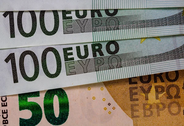 Detalle del dinero en euros sobre la mesa. Macro shot, foto de cerca de eur —  Fotos de Stock