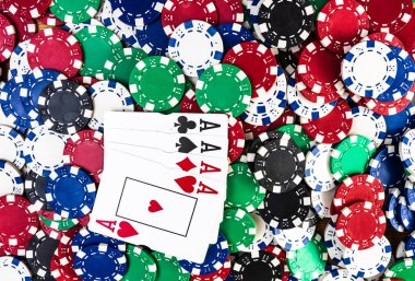 Poker fişleri ve poker kartları geçmişi. Busin için kumarhane kavramı