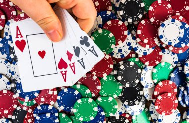 Poker fişlerini geri ver. Busin için kumarhane kavramı