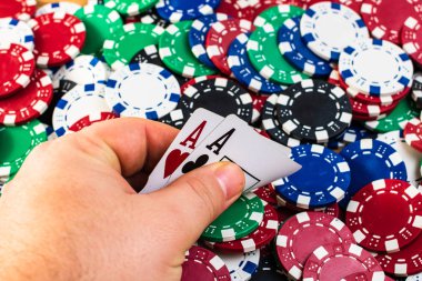 Poker fişlerini geri ver. Busin için kumarhane kavramı