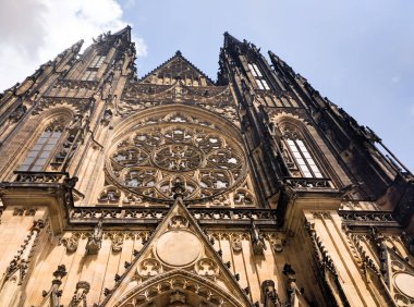 St. Vitus Katedrali PR için ana giriş önden görünümü