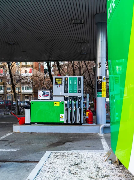 Bir Macar Moll benzin istasyonu. Mol, Orta Avrupa 'nın en büyük petrolü. — Stok fotoğraf