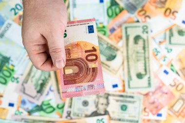 Rüşvet vermek gibi ya da banknotların arkasında izole edilmiş bahşişler gibi.