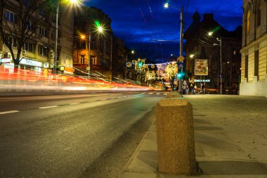 Bükreş, Romanlarda şehir ışıkları ve uzun süreli akşam trafiği