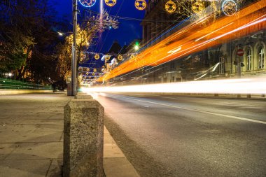 Bükreş, Romanlarda şehir ışıkları ve uzun süreli akşam trafiği