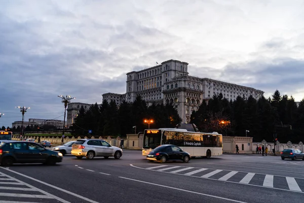 Palazzo del Parlamento (Palatul Parlamentului) a Bucarest, c — Foto Stock