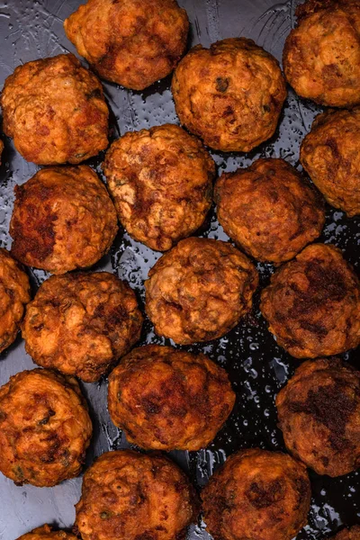 Details van vers gebakken gehaktballen met specerijen. zelfgemaakt voedsel. — Stockfoto