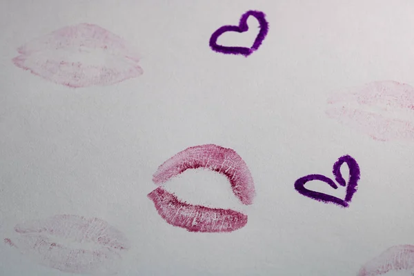 Concepto de San Valentín. Beso de lápiz labial. Dibujo con lápiz labial —  Fotos de Stock