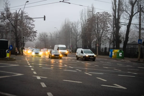 Morning and evening rush hour, stopped cars and heavy traffic on — стокове фото