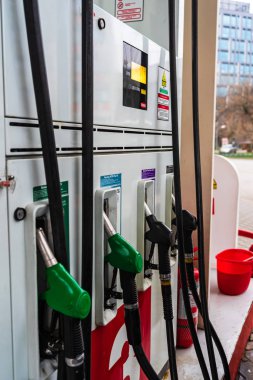 Romanya 'nın Bükreş kentindeki Lukoil petrol şirketinin benzin istasyonu, 202