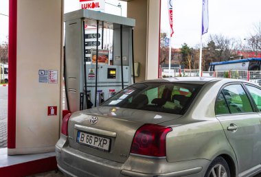 Romanya 'nın Bükreş kentindeki Lukoil petrol şirketinin benzin istasyonu, 202
