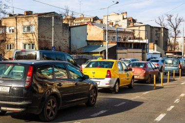 Şehir merkezinde trafik sıkışıktı. Bükreş, Romanya, 2